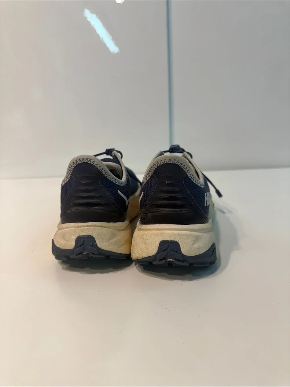 Used Hoka athletic shoes transport freedom 4.5 MD big kids